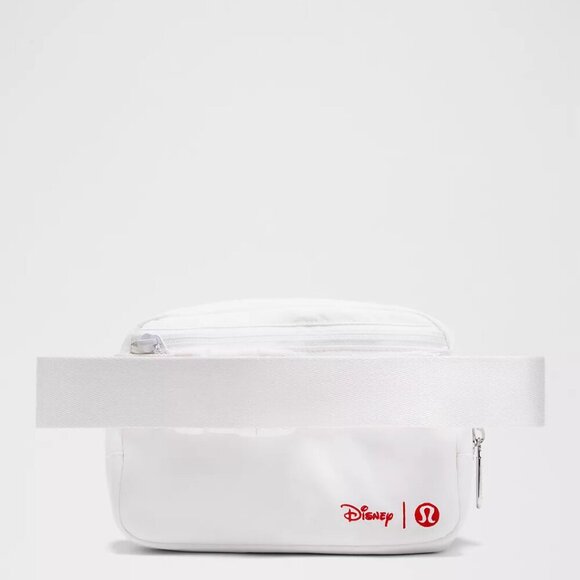 NWT Disney x lululemon Everywhere Belt Bag 1L Mickey in Motion Graphic White - Picture 5 of 6